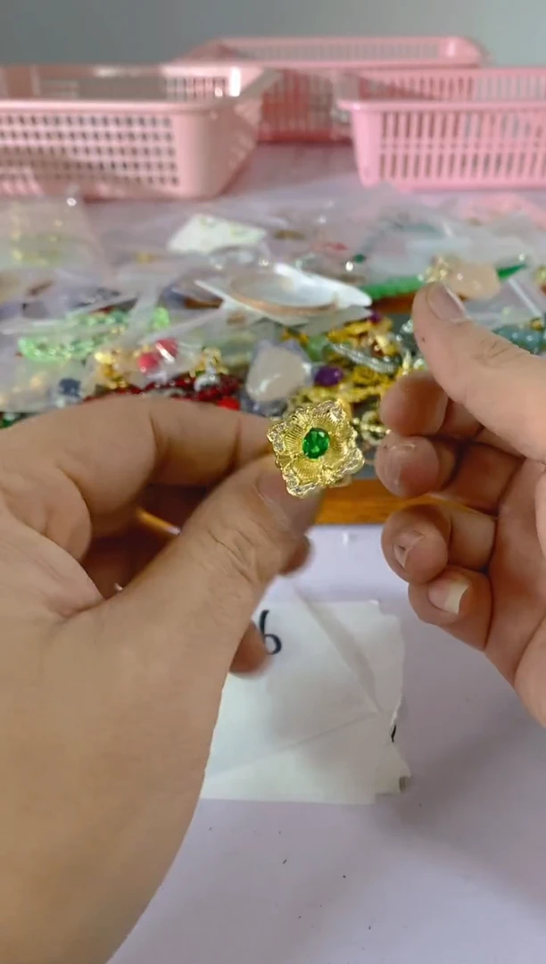 【闪购商品】水晶颈饰银S925镶嵌1076红宝，蓝宝，多样性发一件赠链