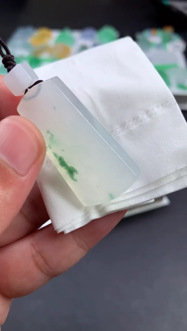未镶嵌定制翡翠至***爱翡翠