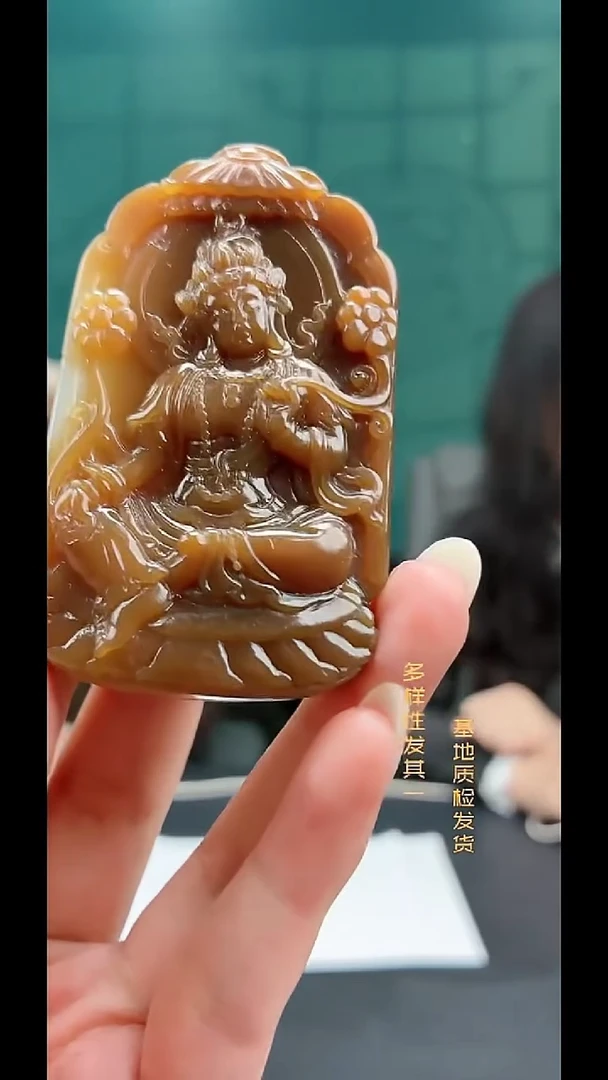 未镶嵌和田玉摆件纯天然多样性发一