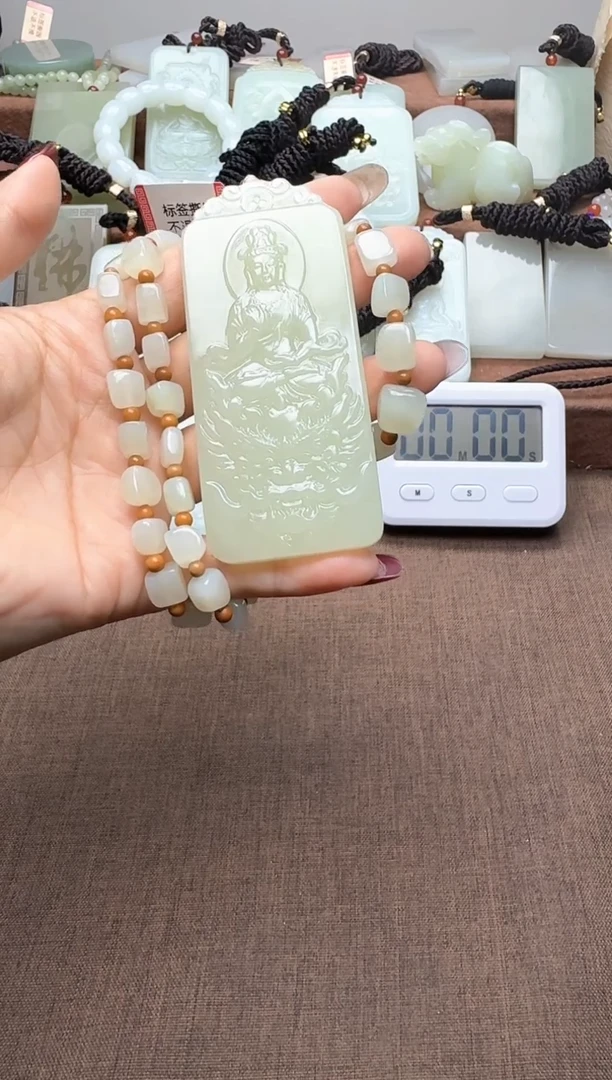 颈饰未镶嵌和田玉1