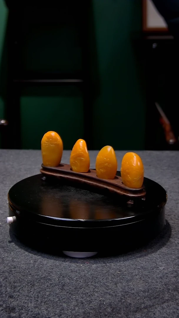 【闪购商品】田黄石麦芽黄梅兰竹菊四方套装