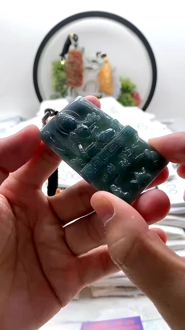 颈饰未镶嵌翡翠大势至