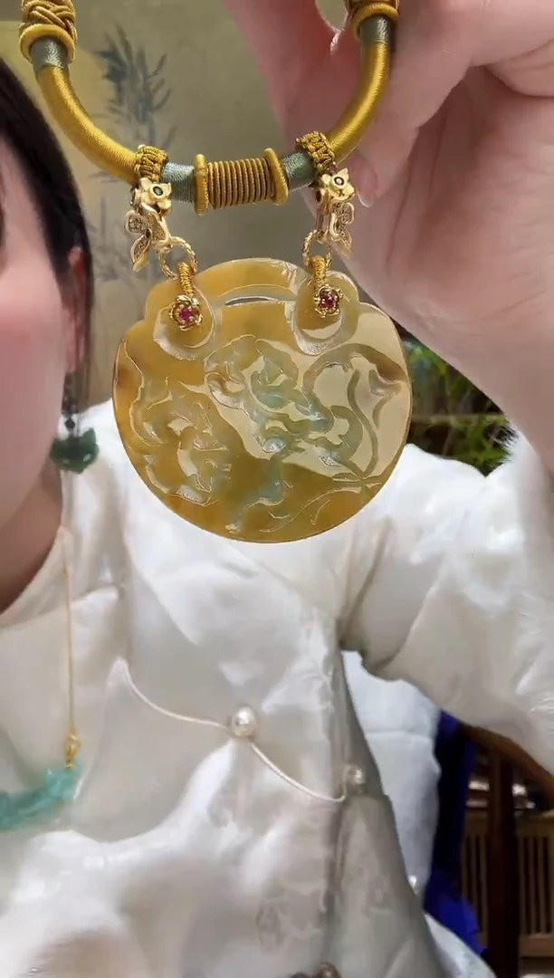 颈饰未镶嵌翡翠吊坠