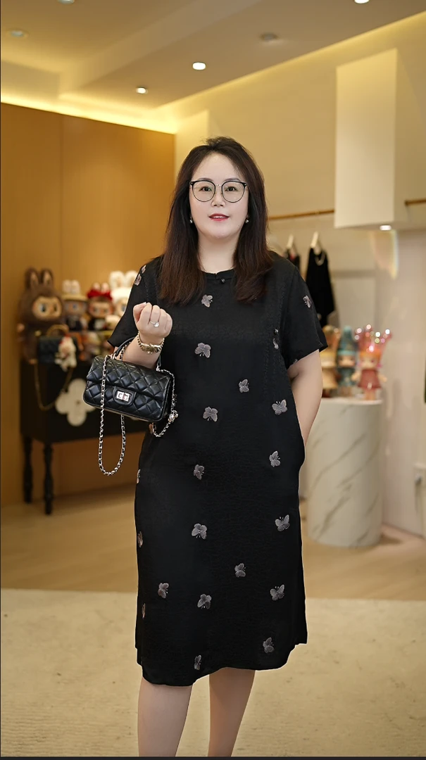 【深圳霞姐】夏季上新大码定制女装重工刺绣蝴蝶短袖连衣裙