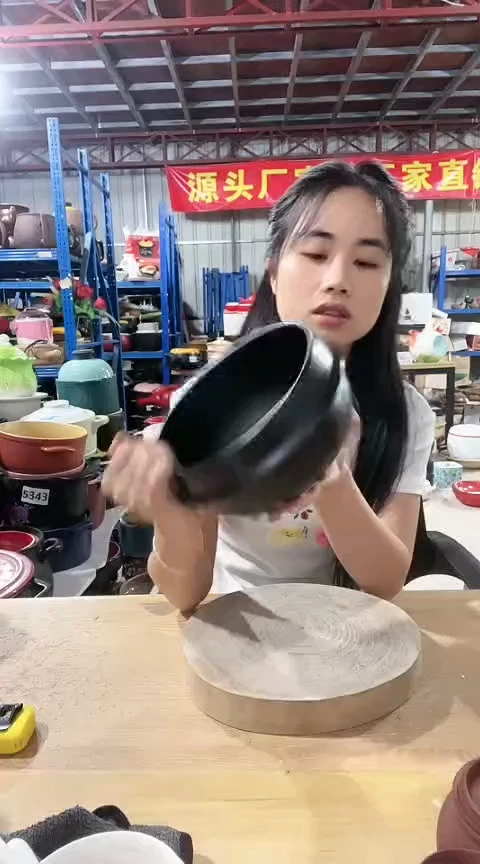 陶326瑕疵黑色砂锅碗不带盖