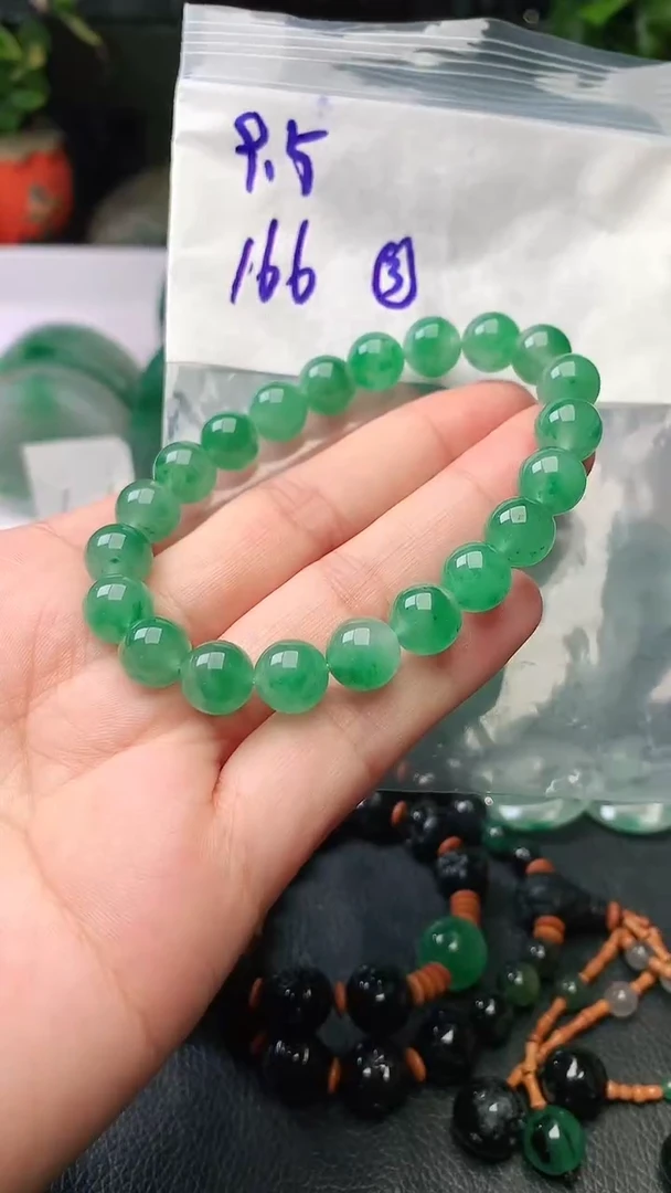 定制石英质玉（非洲翠）手串9.5mm