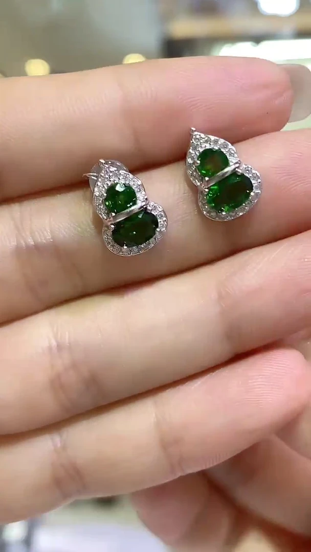 银S925镶嵌透辉石耳饰017ZB1026产品一个