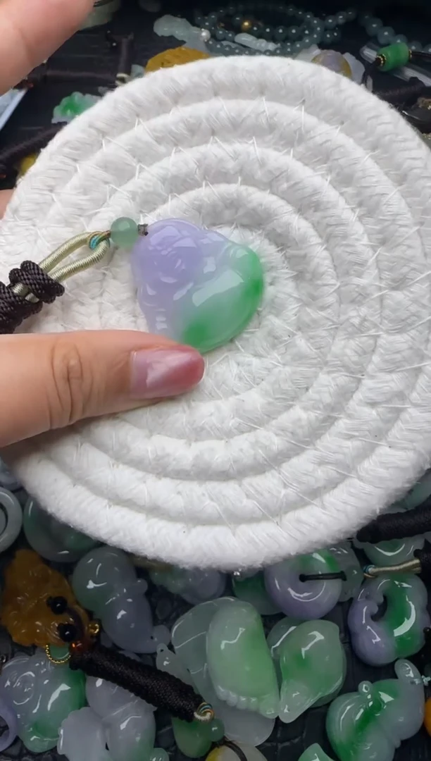 颈饰未镶嵌翡翠缅甸翡翠吊坠
