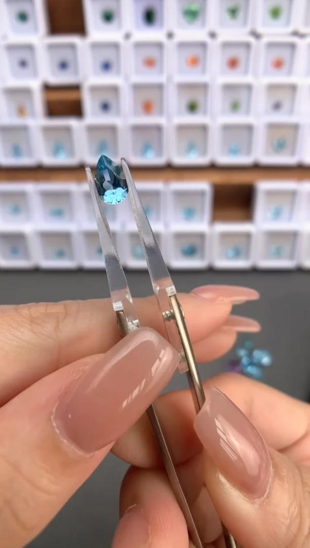 未镶嵌裸石定制海蓝宝石0.84ct 超圣