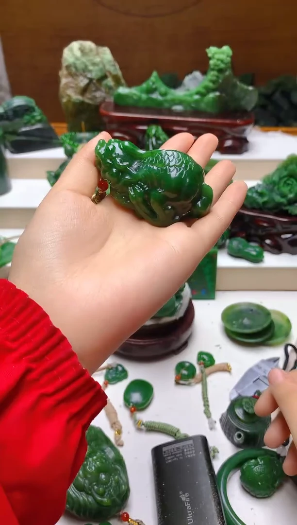 未镶嵌和田玉（碧玉）把件1