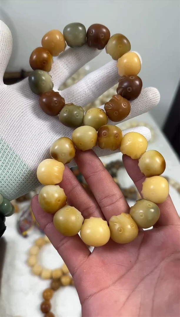 【闪购商品】白玉菩提手串20*菩提根雕刻兔子大卡