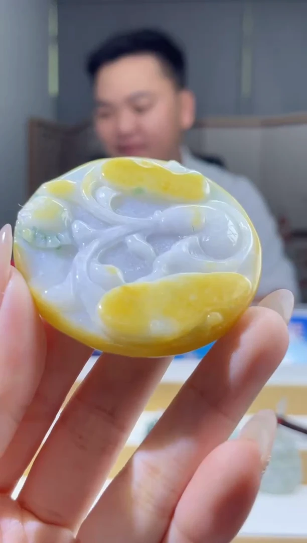 翡翠未镶嵌颈饰翡翠未镶嵌颈饰翡翠