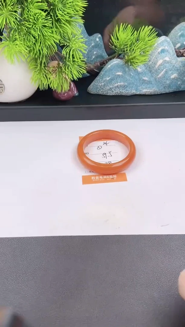 石英质玉手镯未镶嵌24