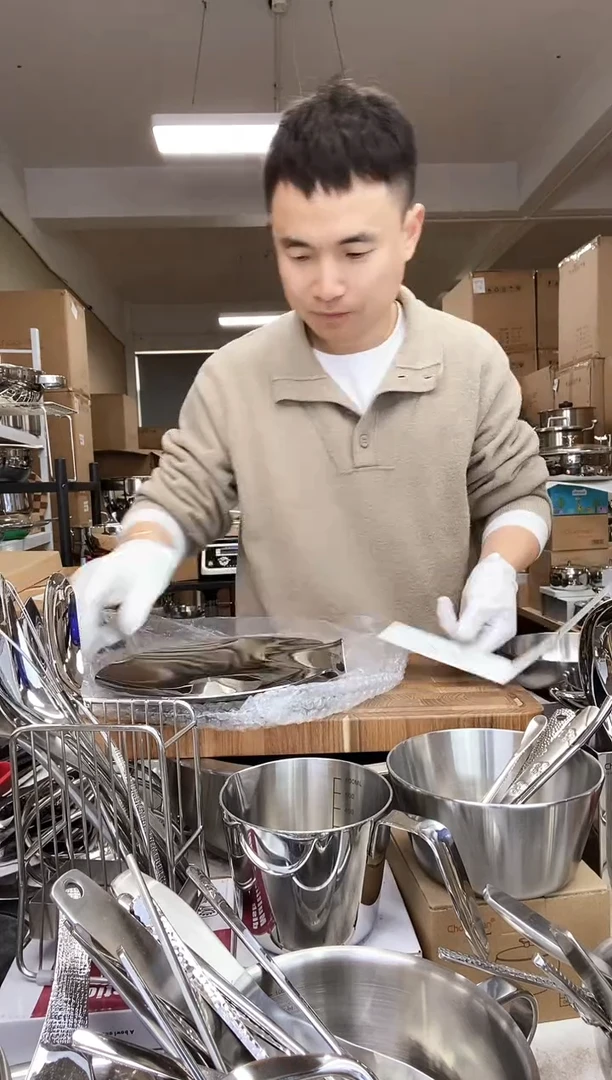 A08 微瑕卓德铭贝壳果盘