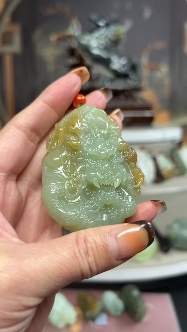 颈饰未镶嵌和田玉挂件