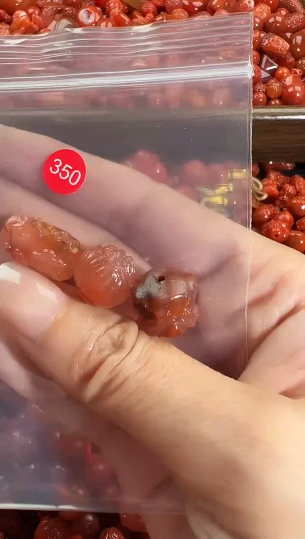 颈饰未镶嵌南红玛瑙1