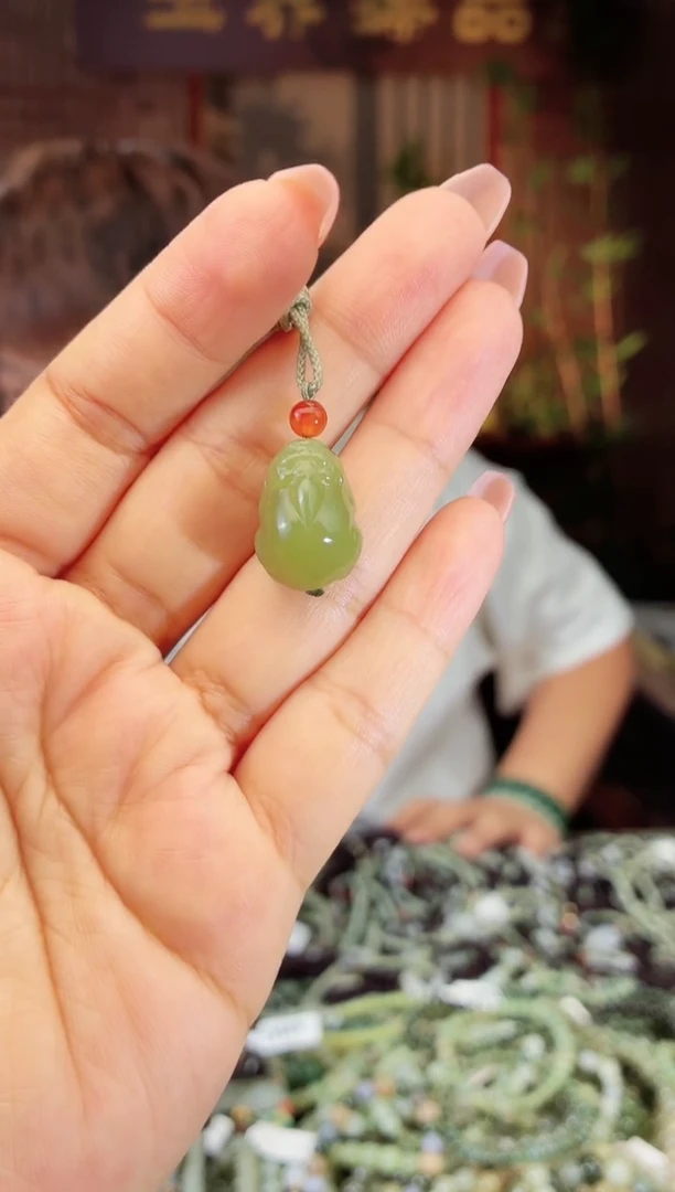 和田玉未镶嵌颈饰拍一发一