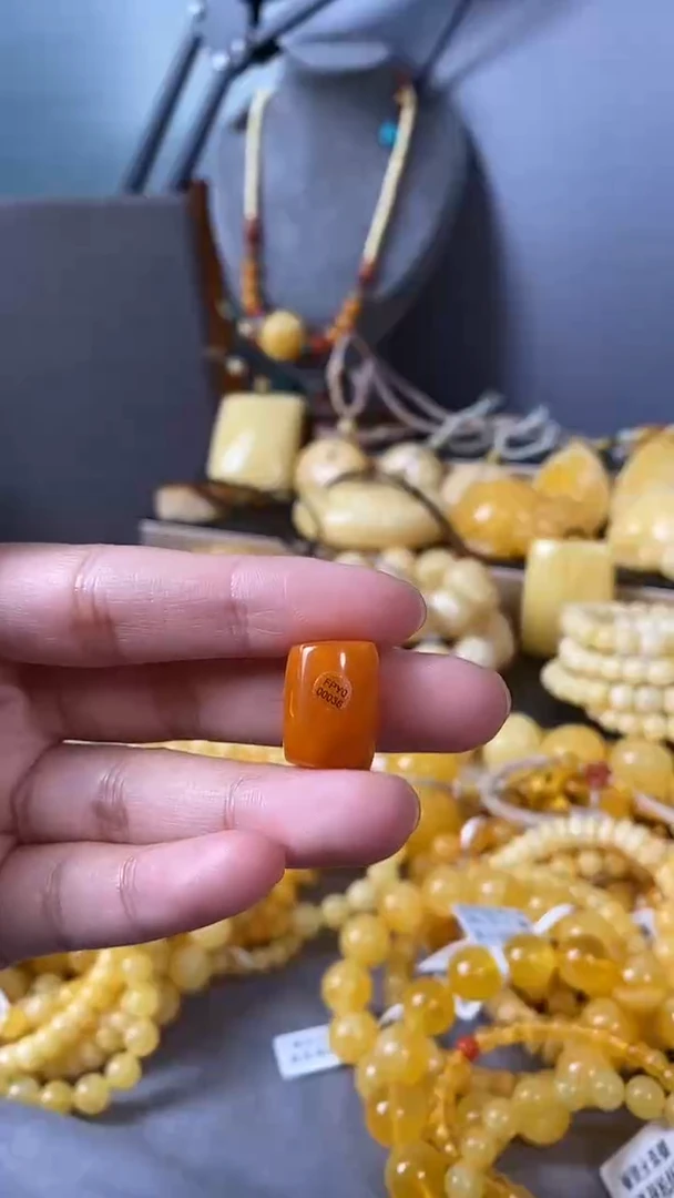 裸石琥珀未镶嵌桶珠