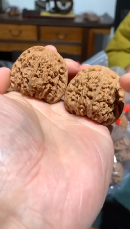 【闪购商品】文玩核桃吊坠南疆核桃