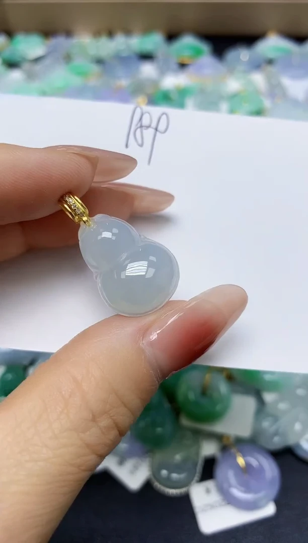 翡翠未镶嵌颈饰 天然缅甸翡翠A货