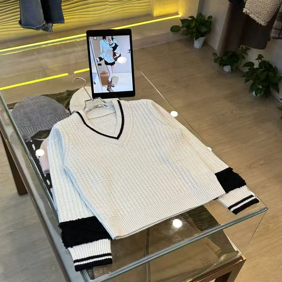 A602【香*V领羊毛衫】高版本25秋冬新款黑白撞色提花长袖套头衫