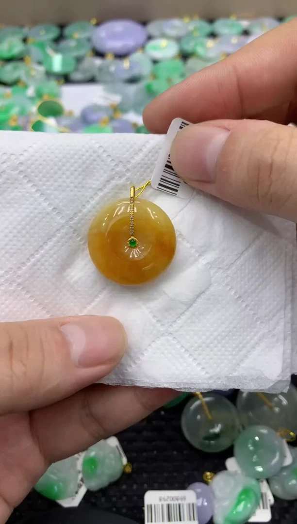 颈饰18K金镶嵌翡翠天然缅甸翡翠A货