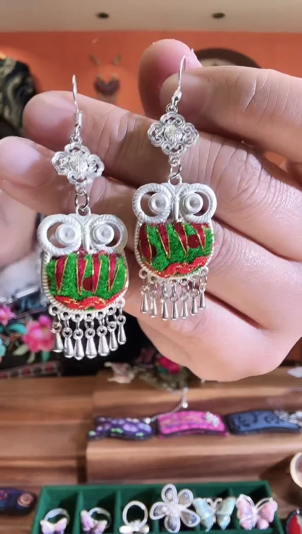 织绣手工老绣苗绣刺绣首饰42