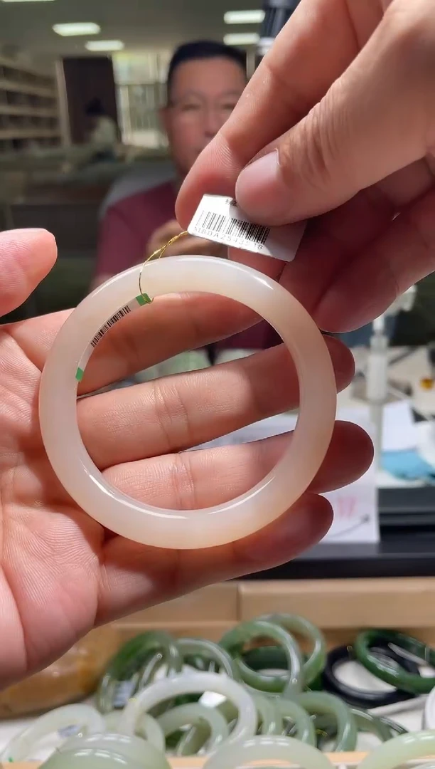 未镶嵌手镯和田玉57-59圈口 3548