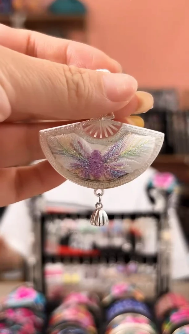 织绣?*安艺枝独绣老绣饰品155