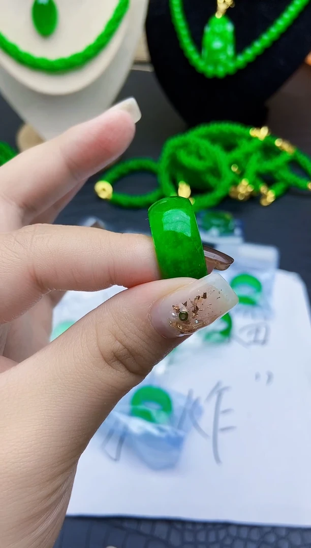 项链未镶嵌翡翠大号戒圈不指定尺寸 随机发