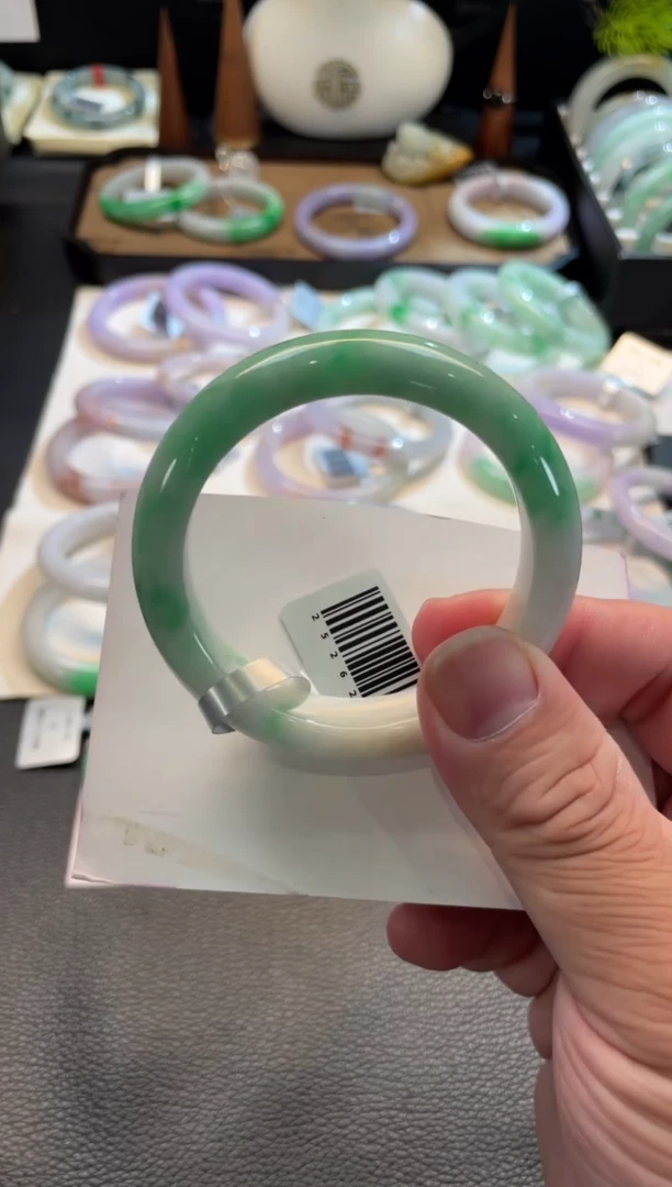 未镶嵌手镯翡翠24号链接 有纹裂