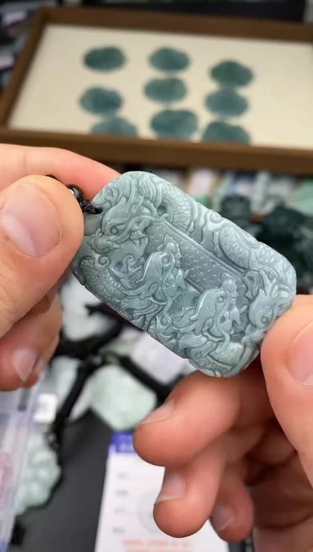 【闪购商品】翡翠颈饰未镶嵌  天然翡翠，一物一图