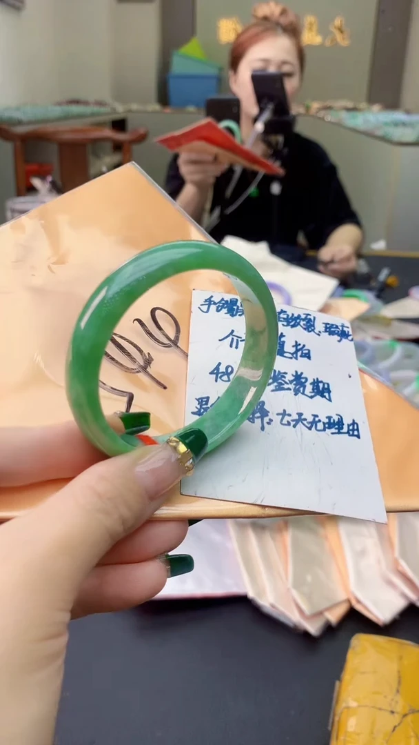 翡翠手镯未镶嵌0516164654