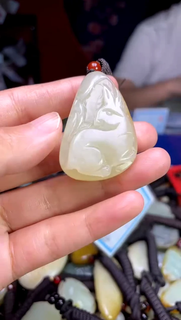 和田玉未镶嵌颈饰1