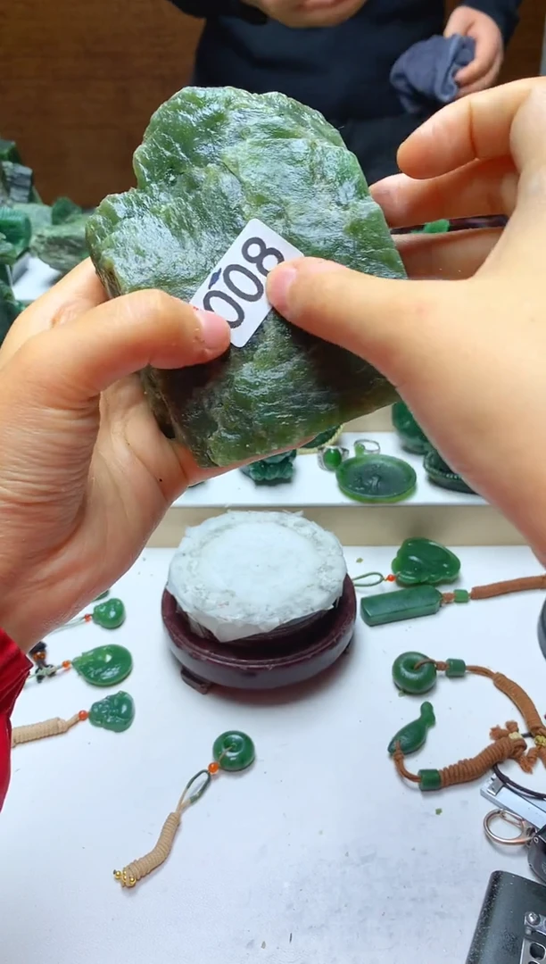 未镶嵌和田玉摆件1