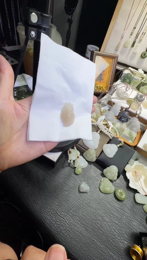颈饰未镶嵌和田玉8**后藕粉鱼