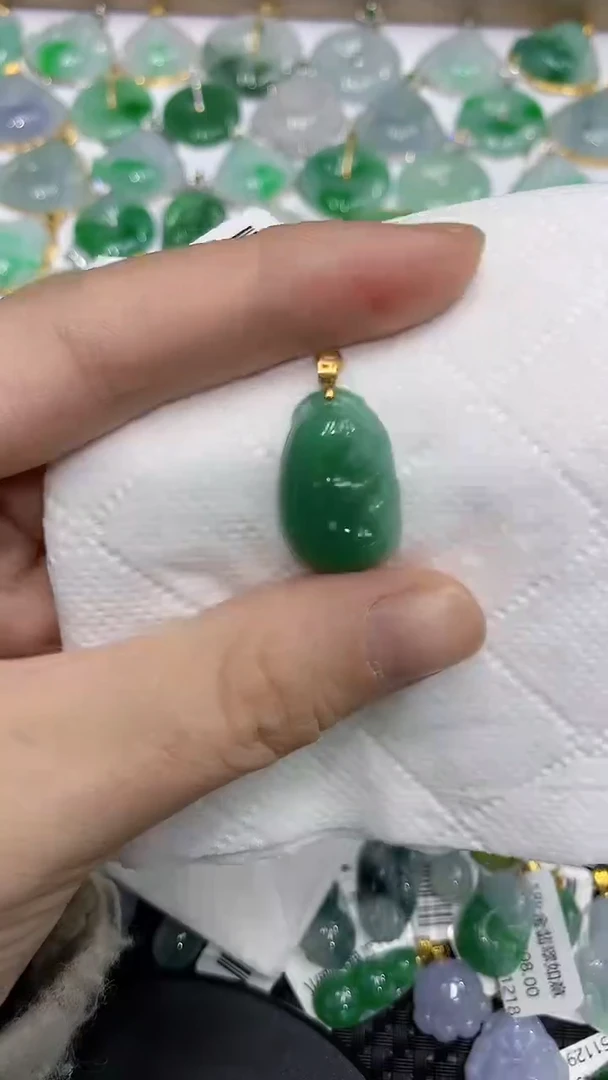 颈饰18K金镶嵌翡翠a货支持复检百元以上9元证书费自理