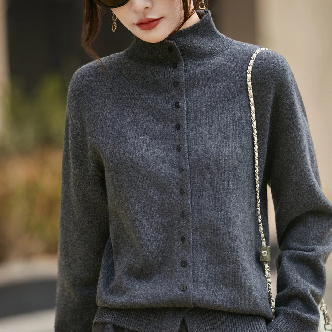 知汝懿加厚可机洗羊毛立领开衫