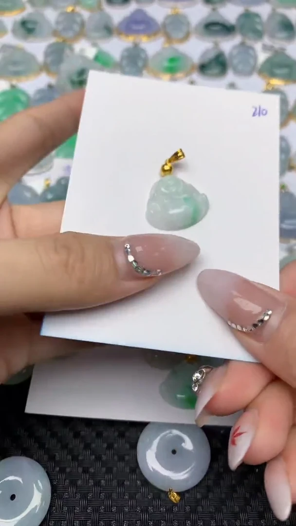 【闪购商品】翡翠颈饰未镶嵌天然翡翠A货