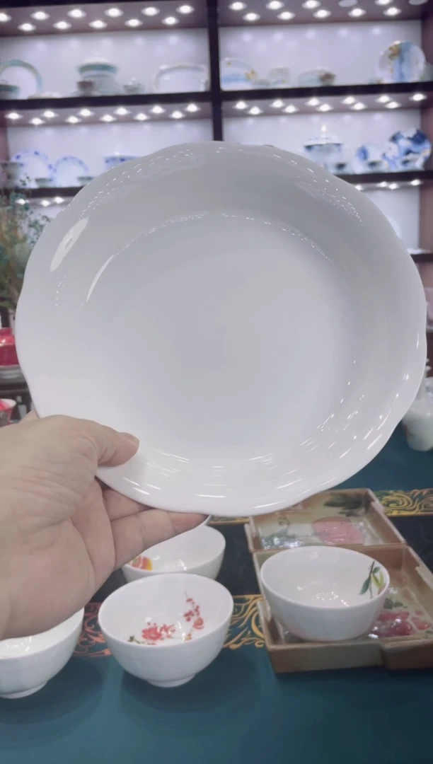 碗景德镇高温白瓷釉下8英寸花瓣盘