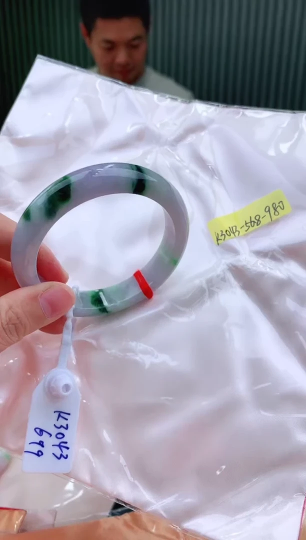 未镶嵌手镯翡翠56+