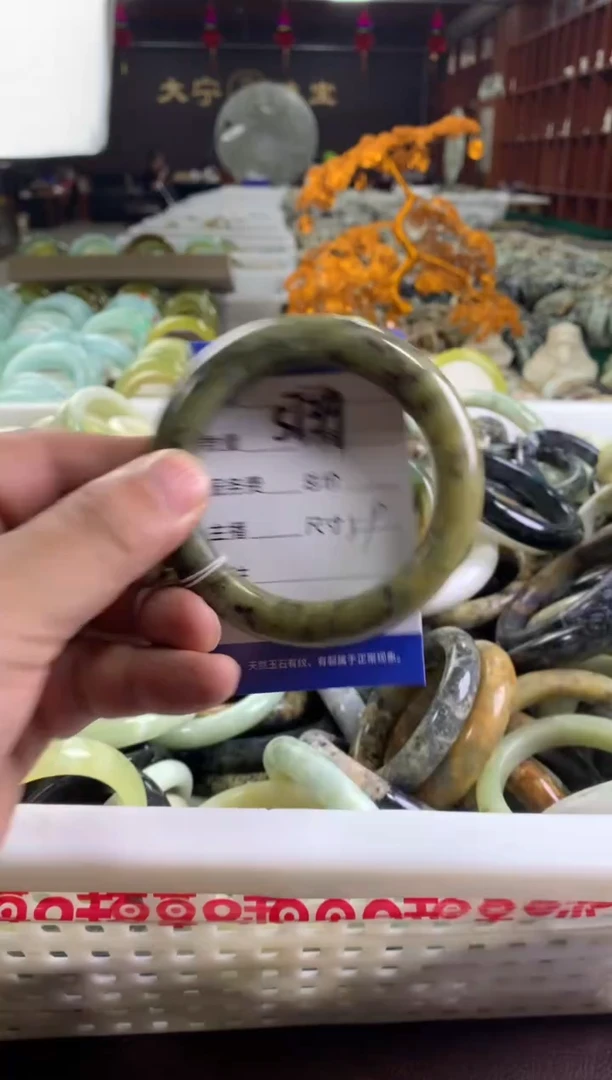 蛇纹石玉未镶嵌手镯5739