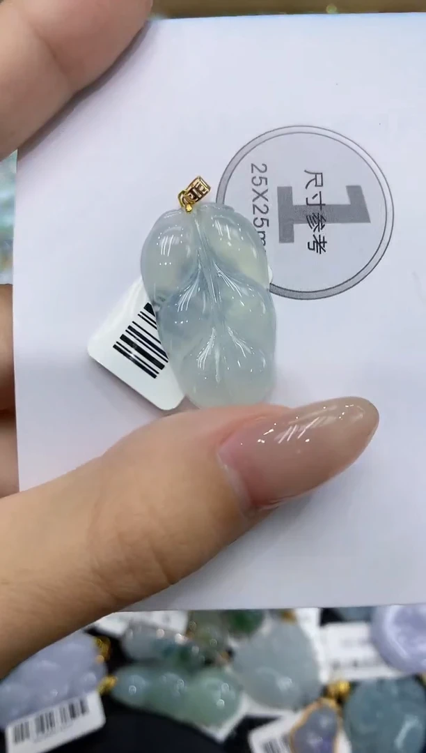 翡翠18K金镶嵌颈饰111111111111