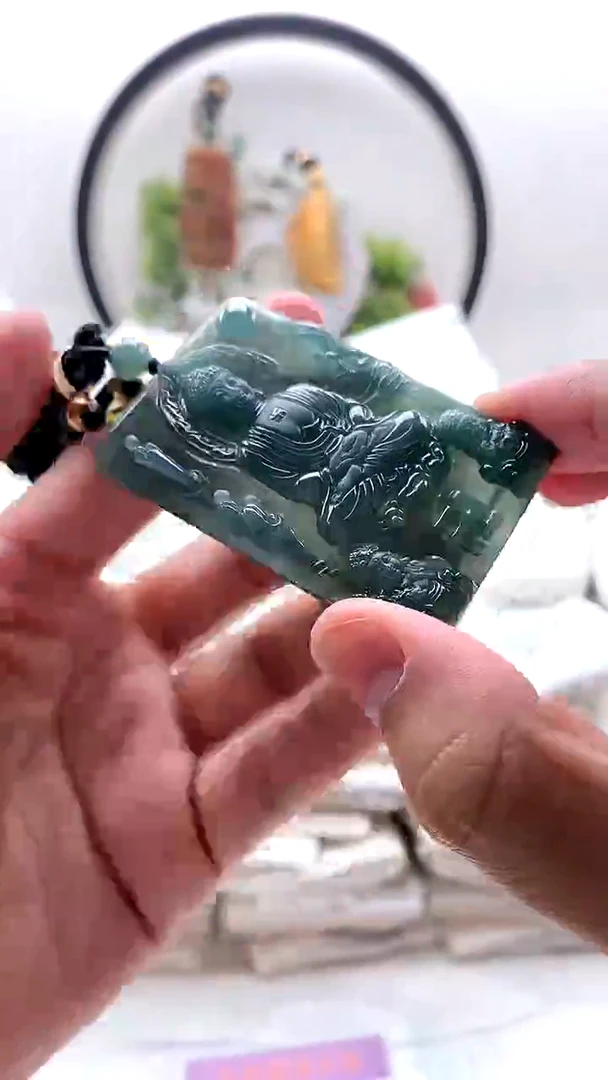 颈饰未镶嵌翡翠大日如来