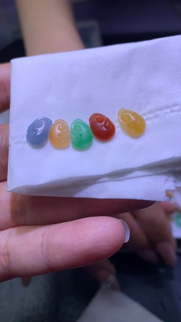 未镶嵌定制翡翠毛货