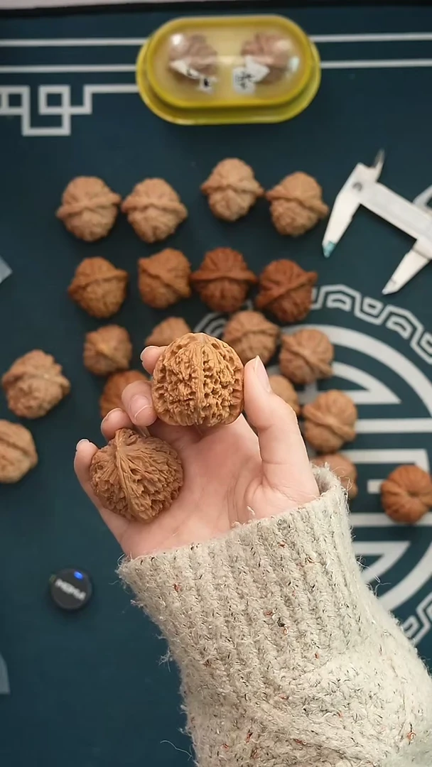 吊坠文玩核桃H***R三角疆42全