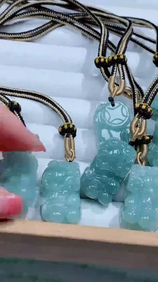 翡翠未镶嵌颈饰吊坠团购多样性发一件