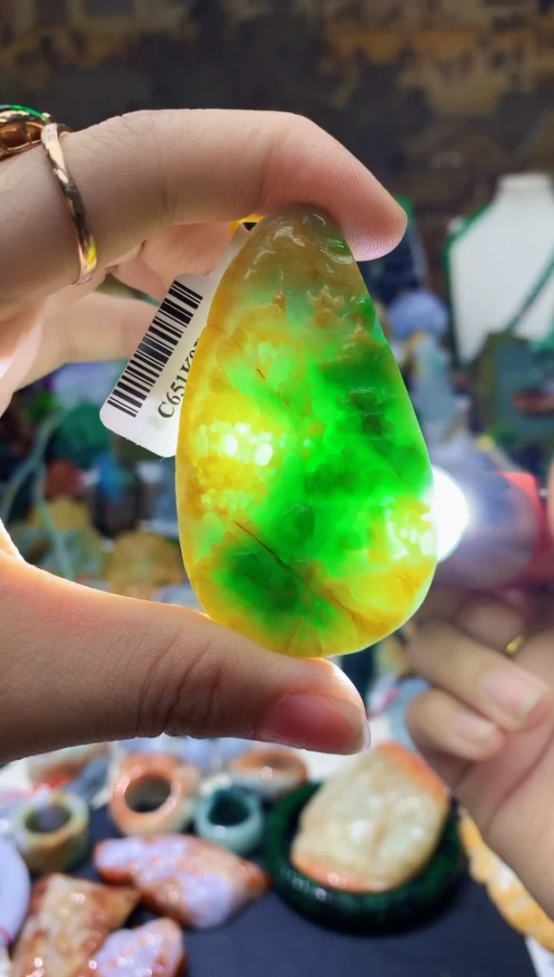 颈饰未镶嵌翡翠天然A货翡翠