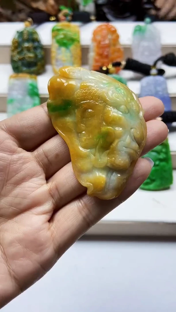 颈饰未镶嵌翡翠翡翠A货