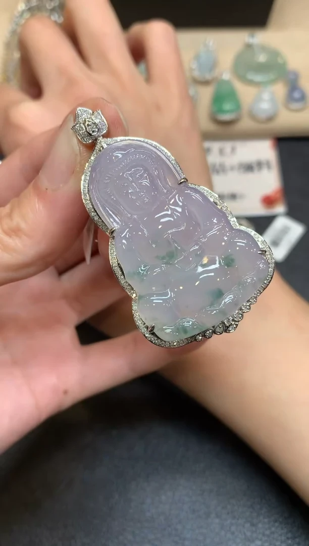 【闪购商品】翡翠颈饰18K金镶嵌观音【无服务费】